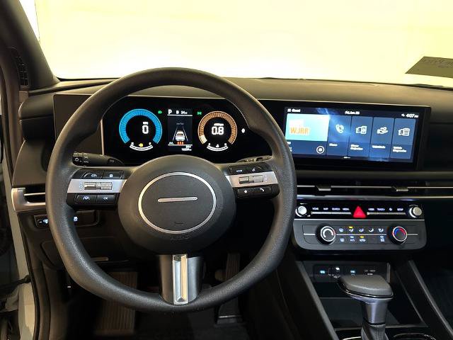 Used 2025 Hyundai Santa Cruz SE FWD image 8