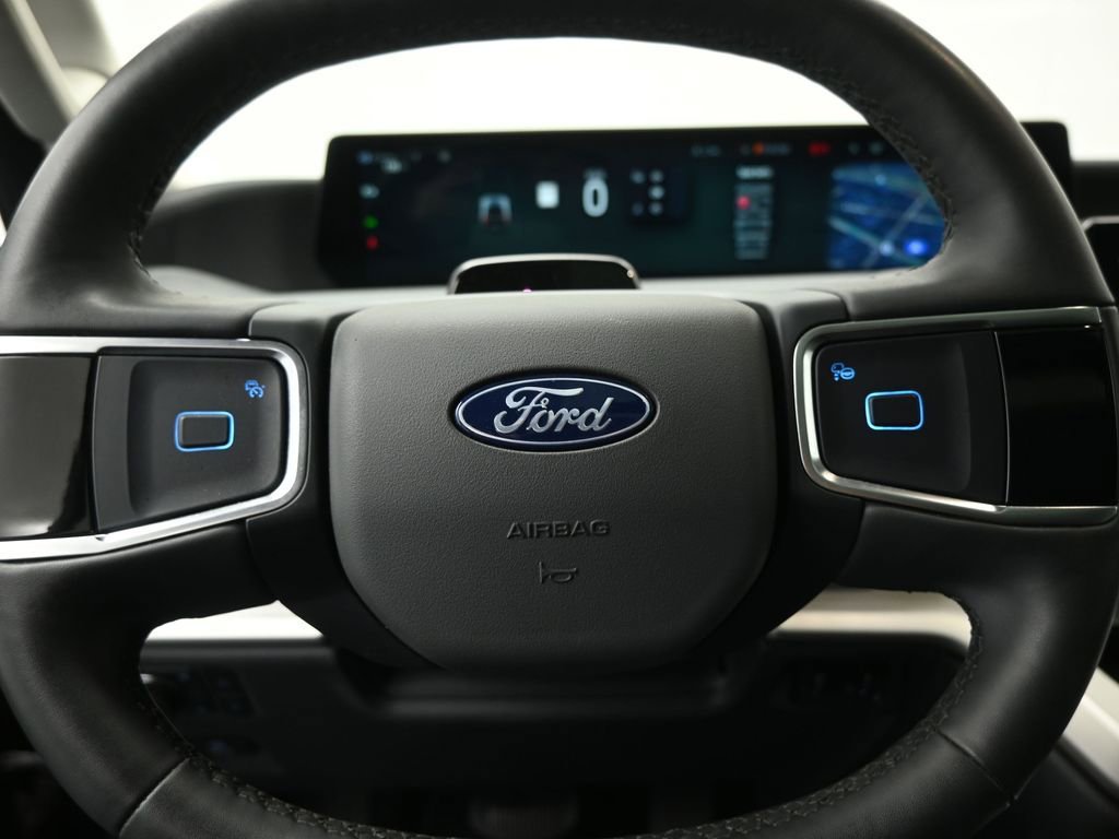 Certified 2025 Ford Expedition Active image 13