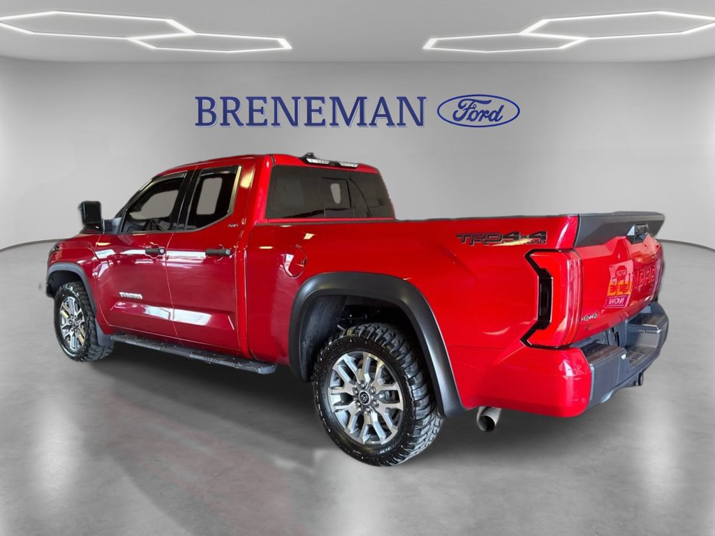 Used 2022 Toyota Tundra SR5 w/ SR5 Convenience Package AWD/4WD image 9