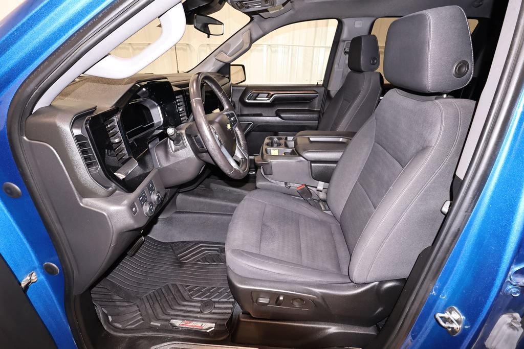 Used 2022 Chevrolet Silverado 1500 LT AWD/4WD image 13