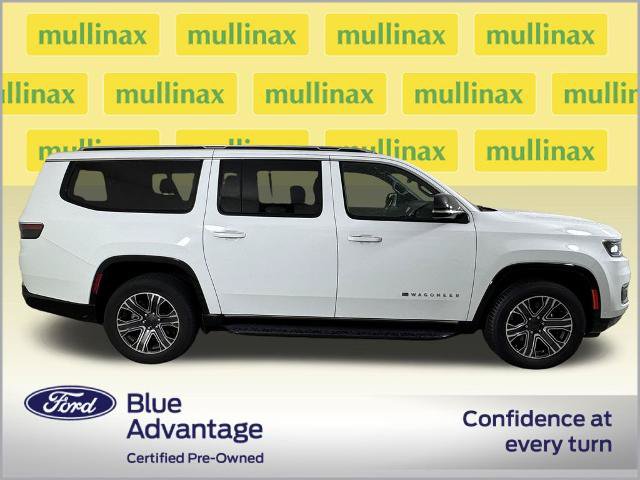 Used 2024 Jeep Wagoneer L Series II RWD image 2