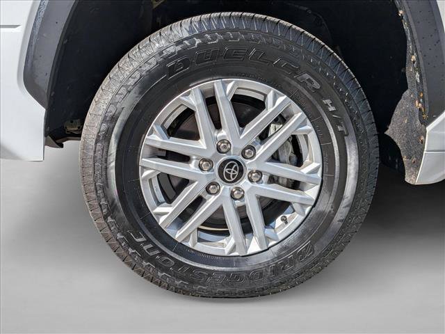 Used 2022 Toyota Tundra SR5 w/ SR5 Premium Package AWD/4WD image 22