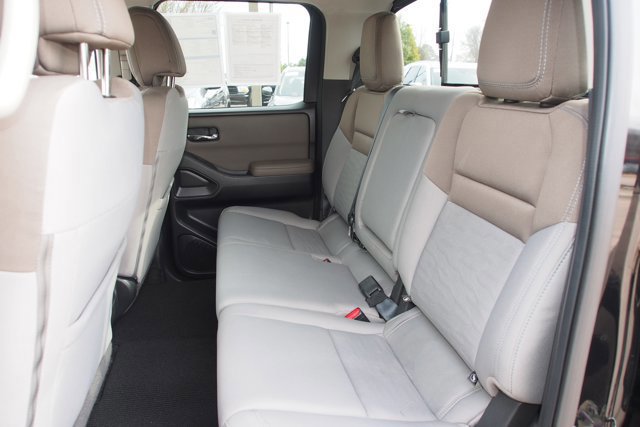 Used 2022 Nissan Frontier SV w/ Technology Package image 18