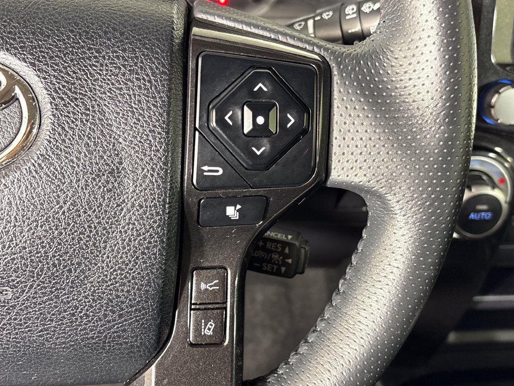 Used 2021 Toyota 4Runner SR5 AWD/4WD image 18
