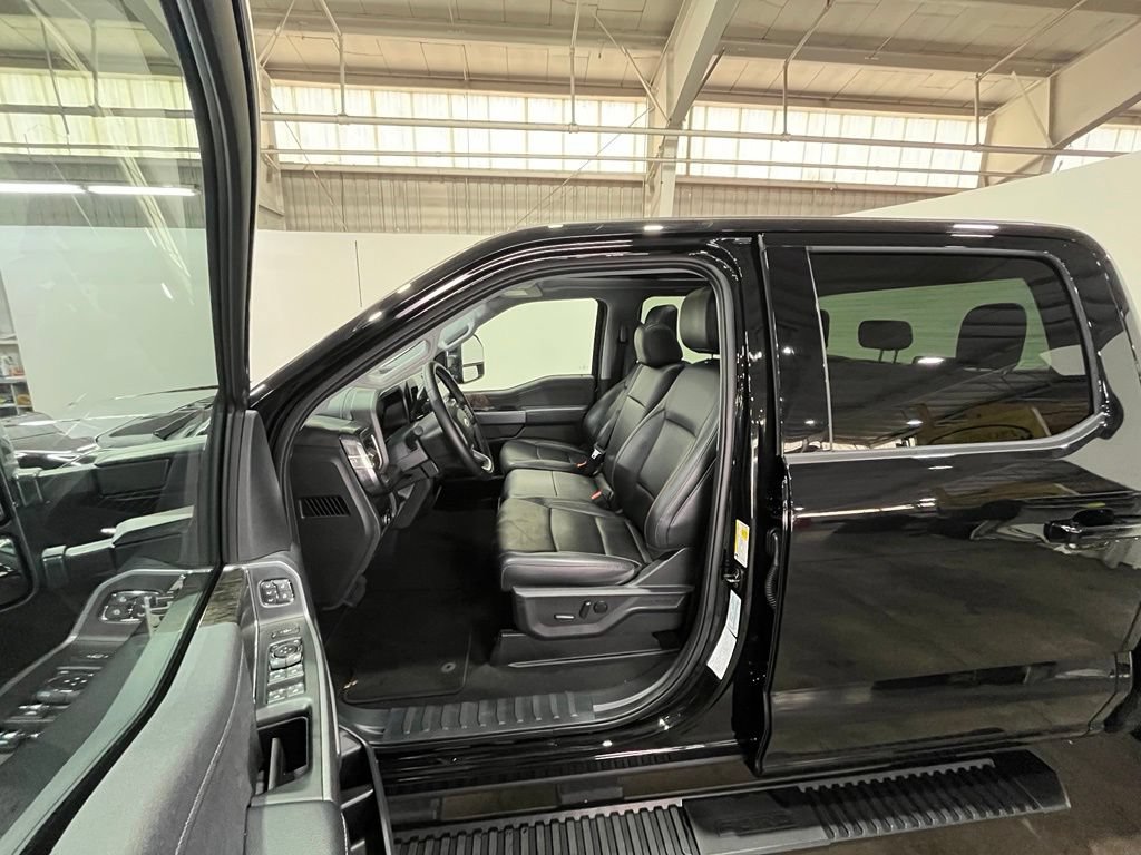 Certified 2025 Ford F350 Lariat w/ Camper Package AWD/4WD image 16