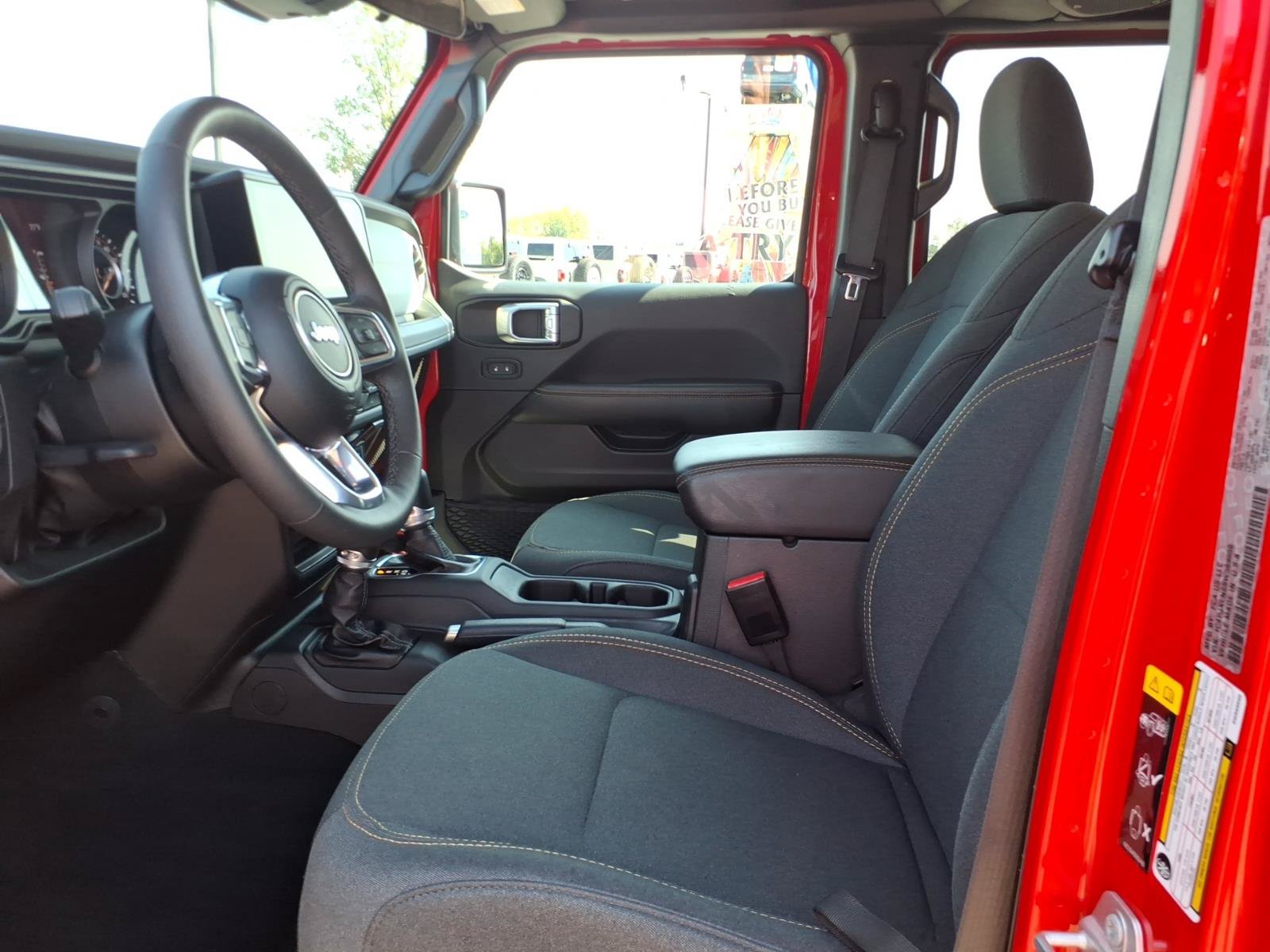 Used 2025 Jeep Wrangler Unlimited Sahara AWD/4WD image 10