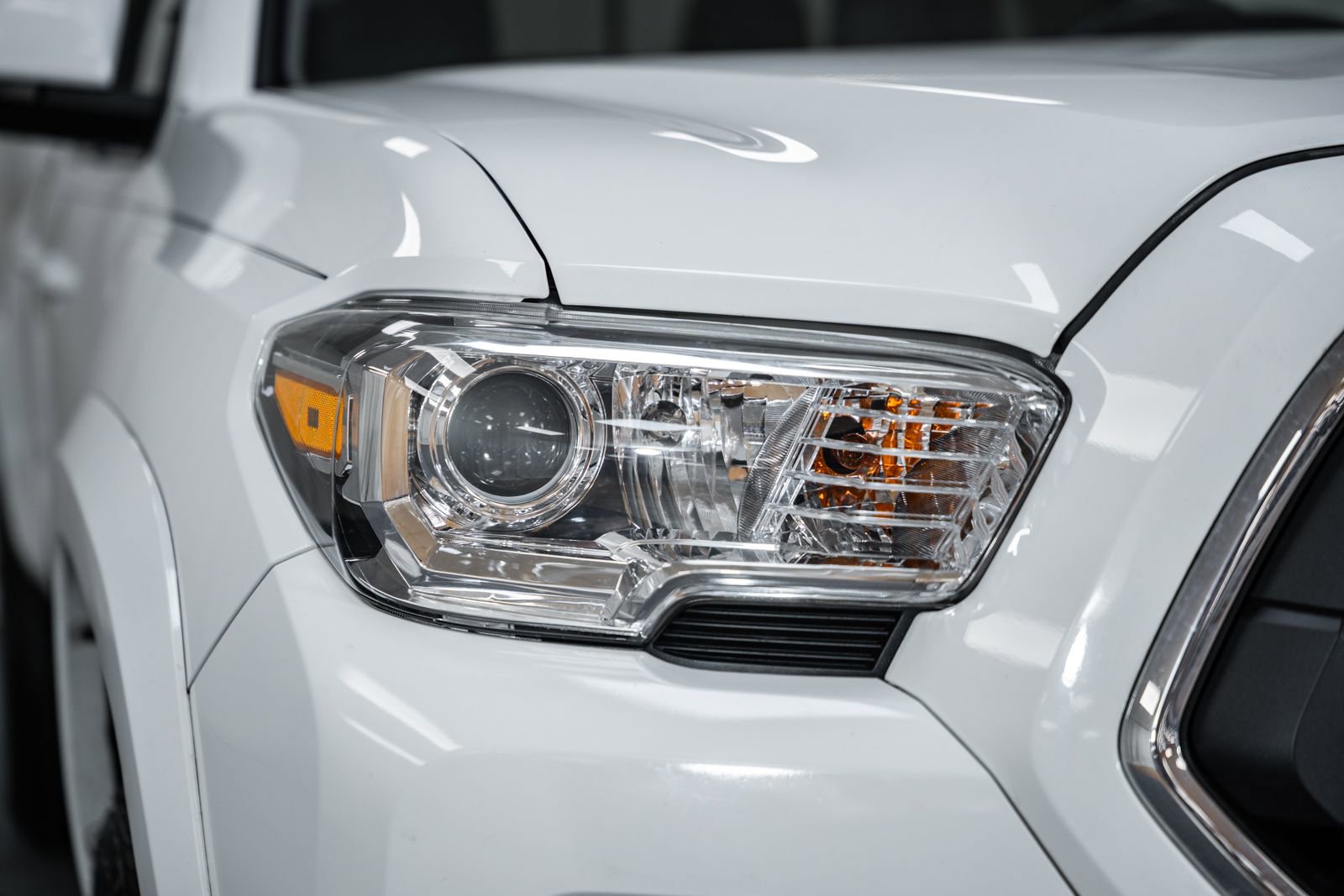 Used 2020 Toyota Tacoma SR5 image 15