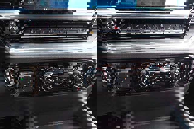 Used 2025 Chevrolet Silverado 2500 High Country w/ High Country Premium Package image 25