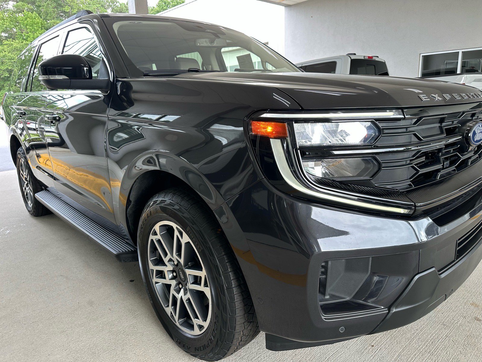 Certified 2025 Ford Expedition Active AWD/4WD image 7