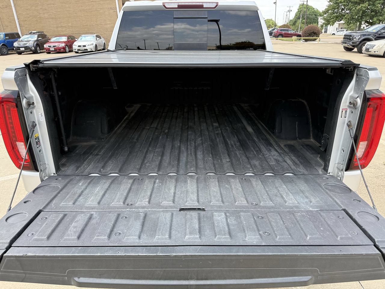 Used 2019 GMC Sierra 1500 SLT w/ SLT Premium Plus Package AWD/4WD image 27