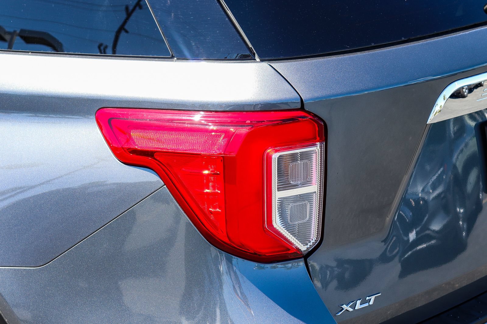 Certified 2023 Ford Explorer XLT w/ Equipment Group 202A RWD image 7