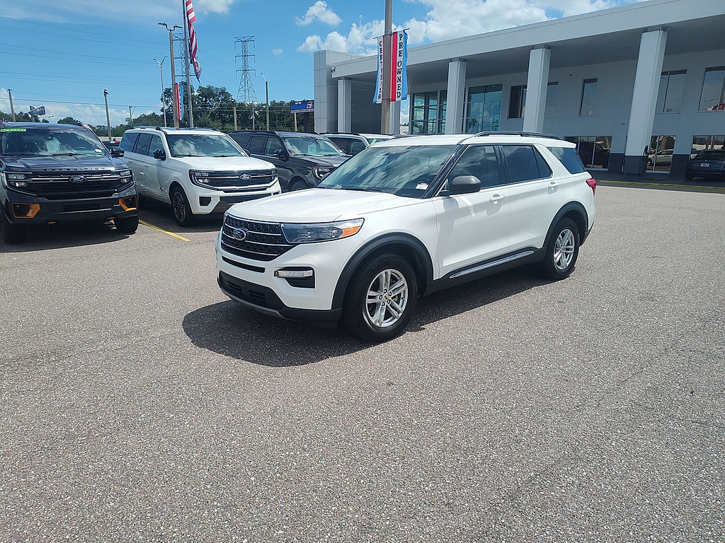 Certified 2021 Ford Explorer XLT w/ Equipment Group 202A RWD image 2