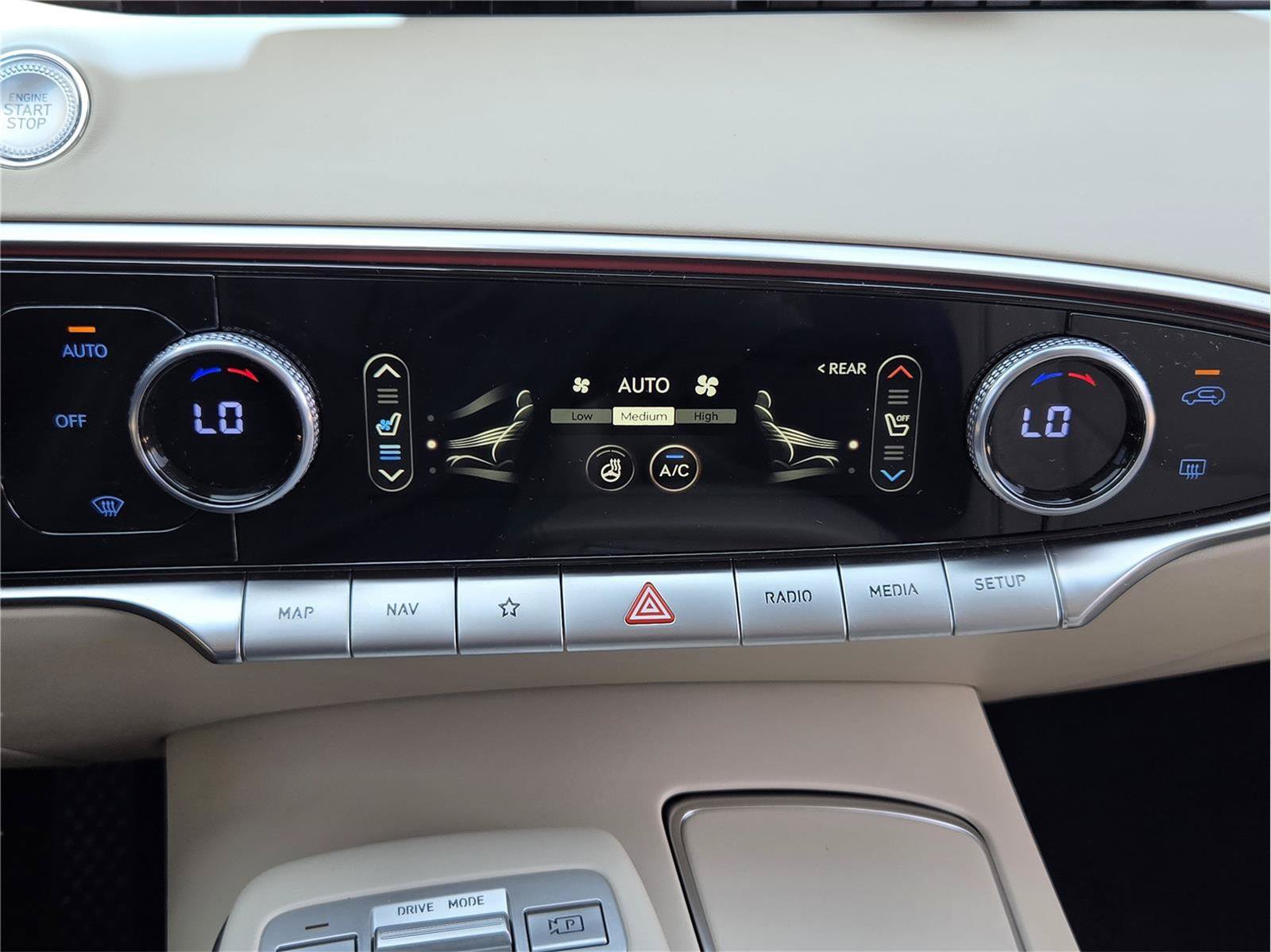 Used 2022 Genesis GV70 2.5T w/ Advanced Package AWD/4WD image 16