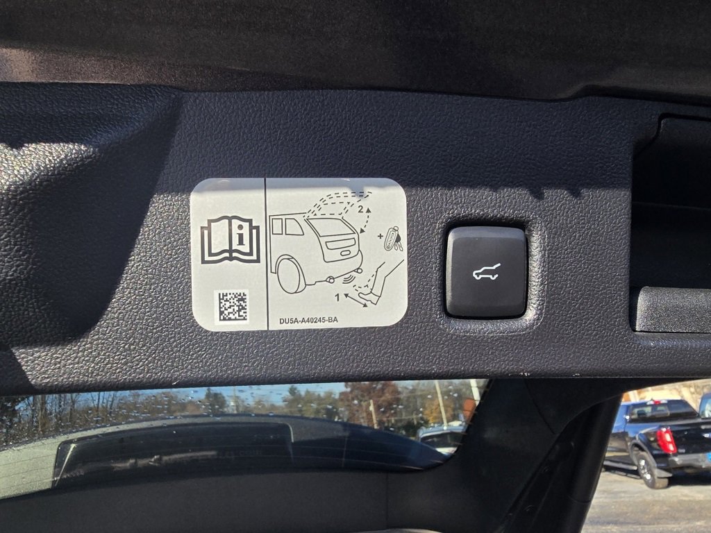 Certified 2020 Ford Escape SEL image 21