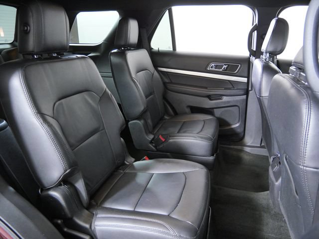 Certified 2018 Ford Explorer XLT w/ Equipment Group 202A AWD/4WD image 15