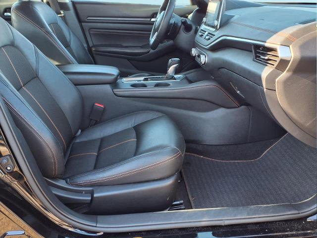 Used 2021 Nissan Altima 2.5 SR w/ SR Premium Package image 10