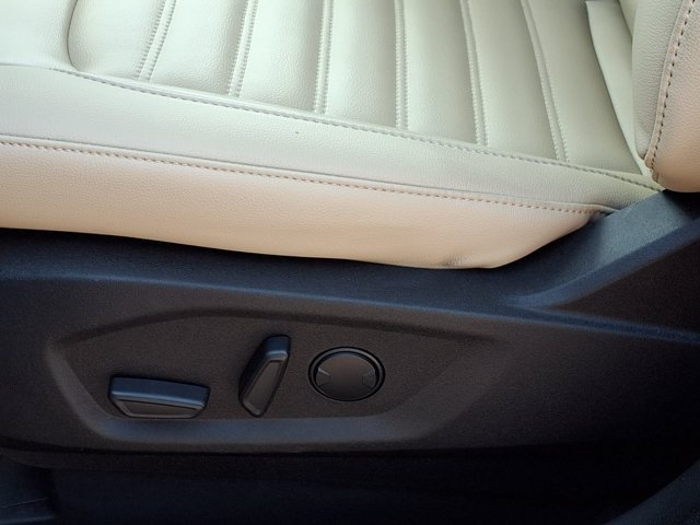 Certified 2023 Ford Edge SEL w/ Convenience Package AWD/4WD image 6