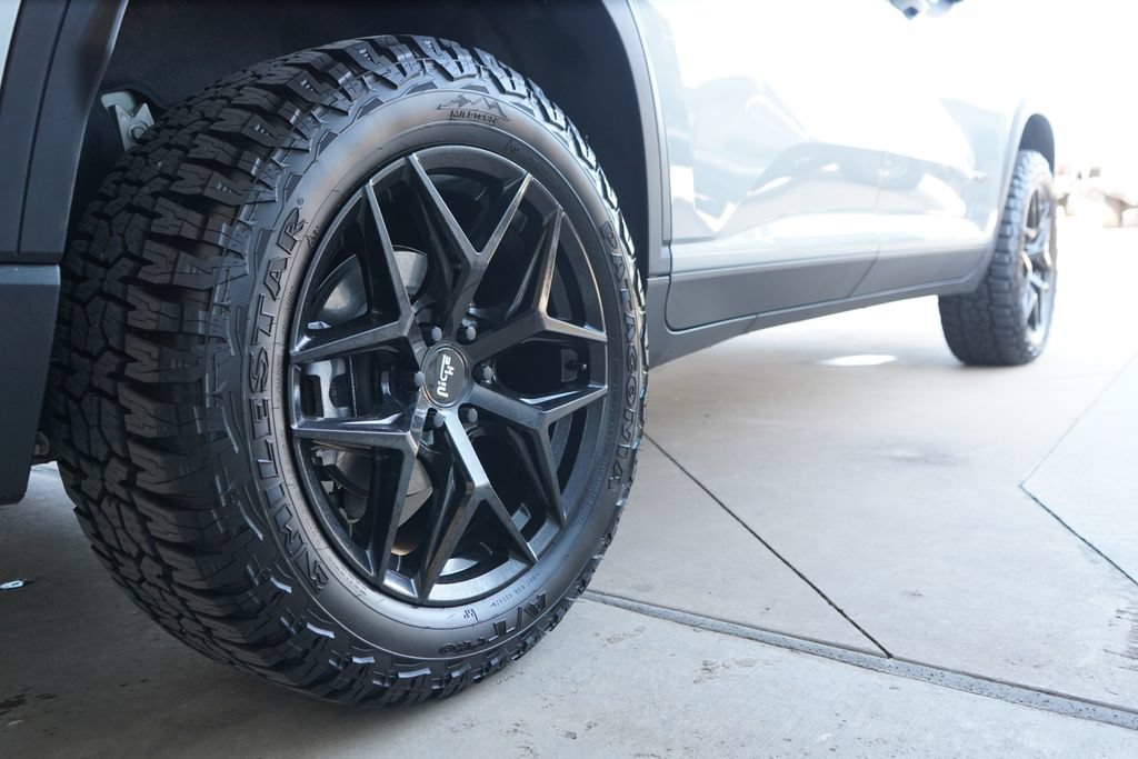 Used 2025 GMC Acadia AT4 w/ Super Cruise Package AWD/4WD image 9