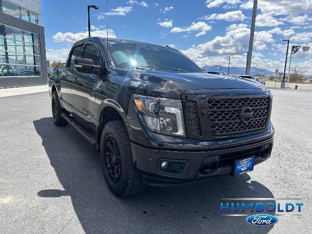 Used 2019 Nissan Titan SV w/ SV Convenience Package AWD/4WD image 3