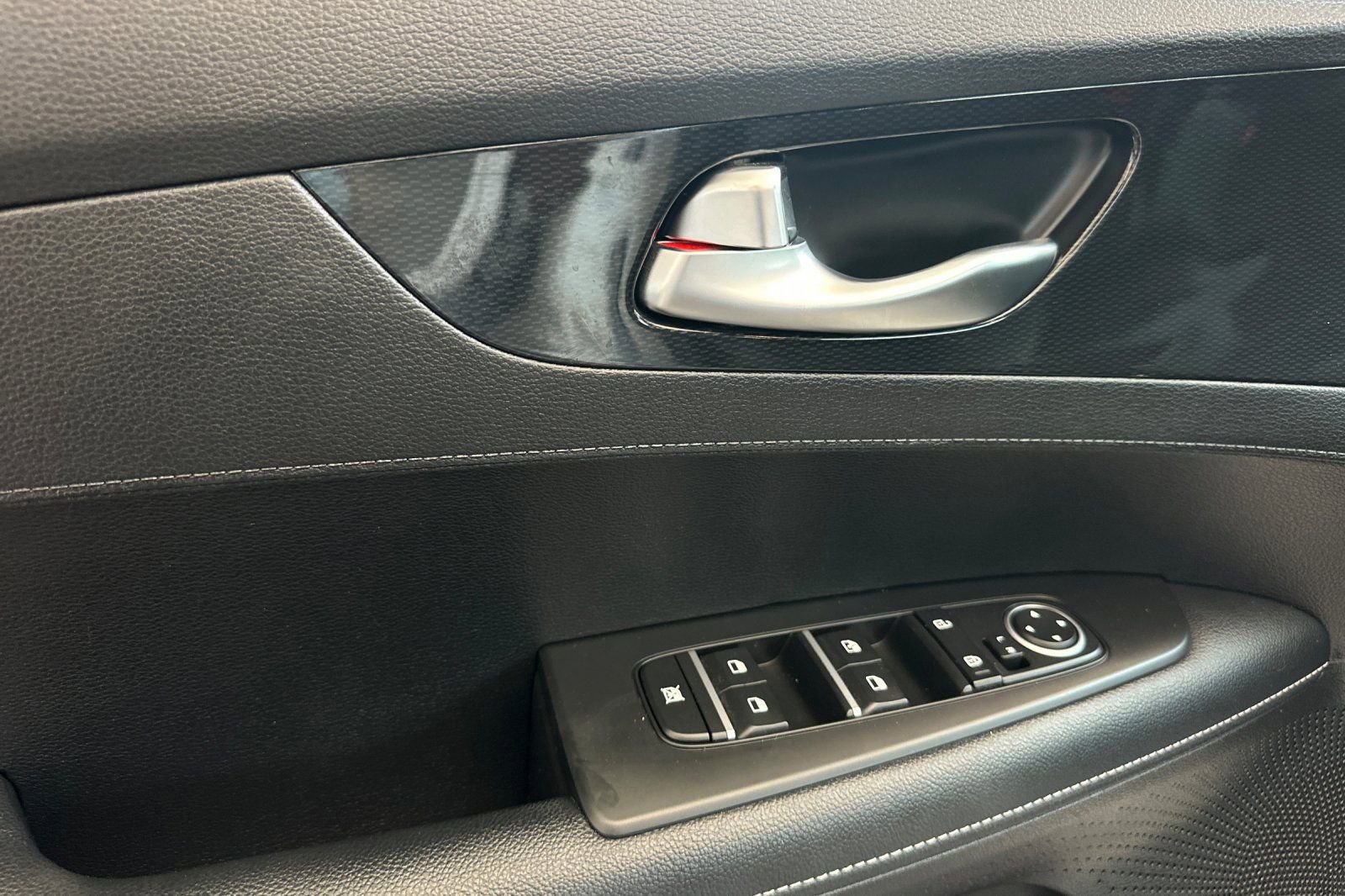 Used 2023 Kia Forte GT-Line FWD image 10