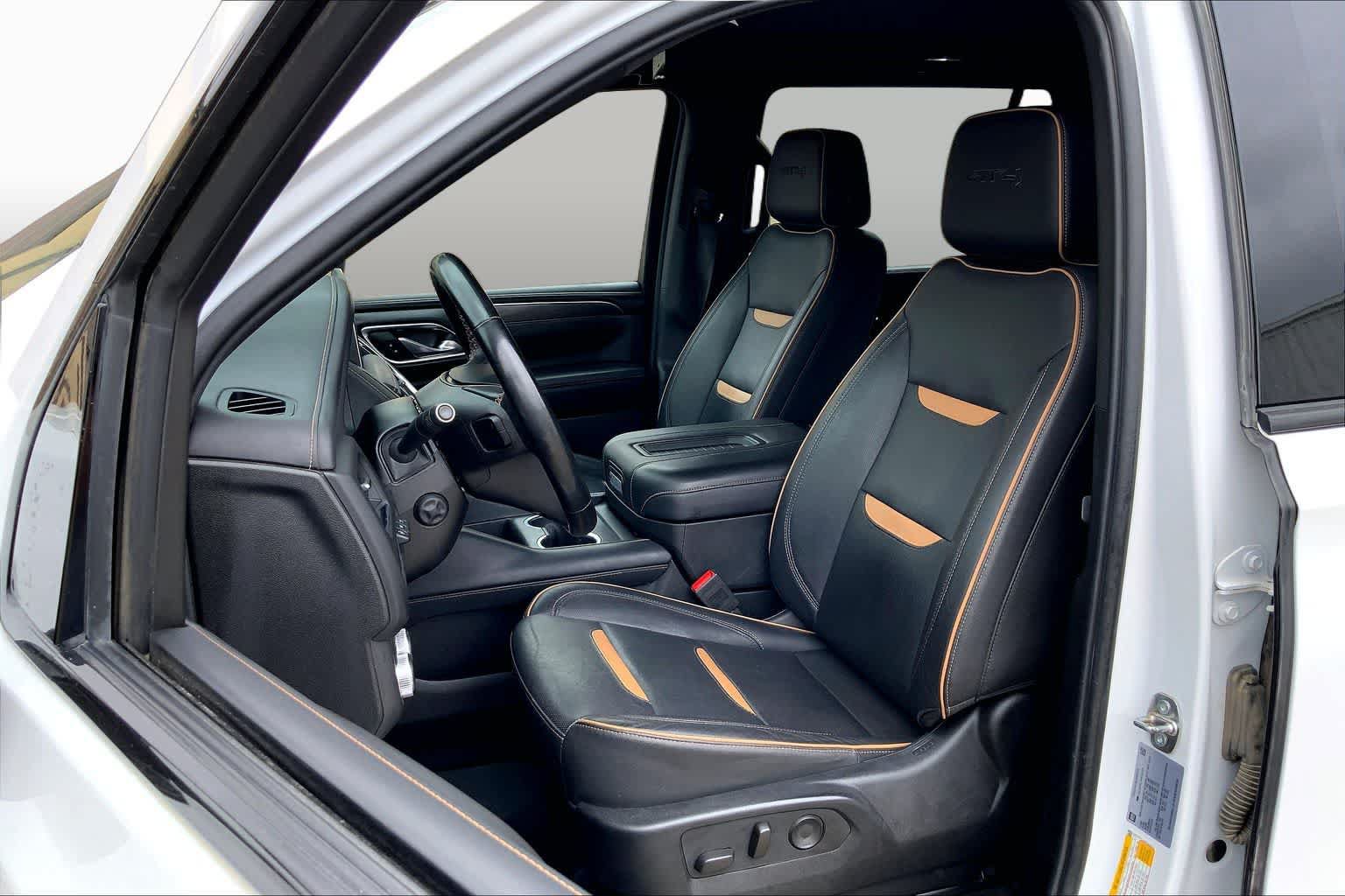 Used 2024 GMC Yukon XL AT4 w/ AT4 Premium Plus Package AWD/4WD image 8