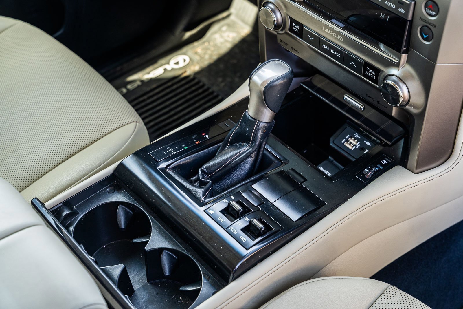 Used 2020 Lexus GX 460 Premium w/ Premium Package image 10