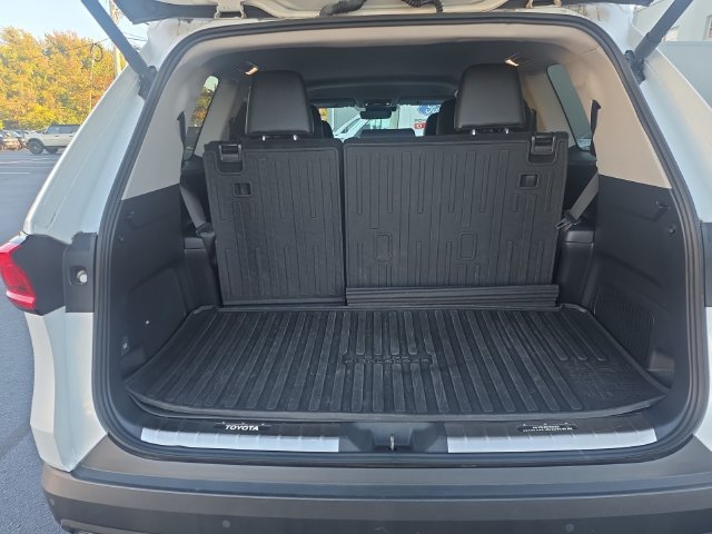 Used 2024 Toyota Grand Highlander AWD Hybrid image 20