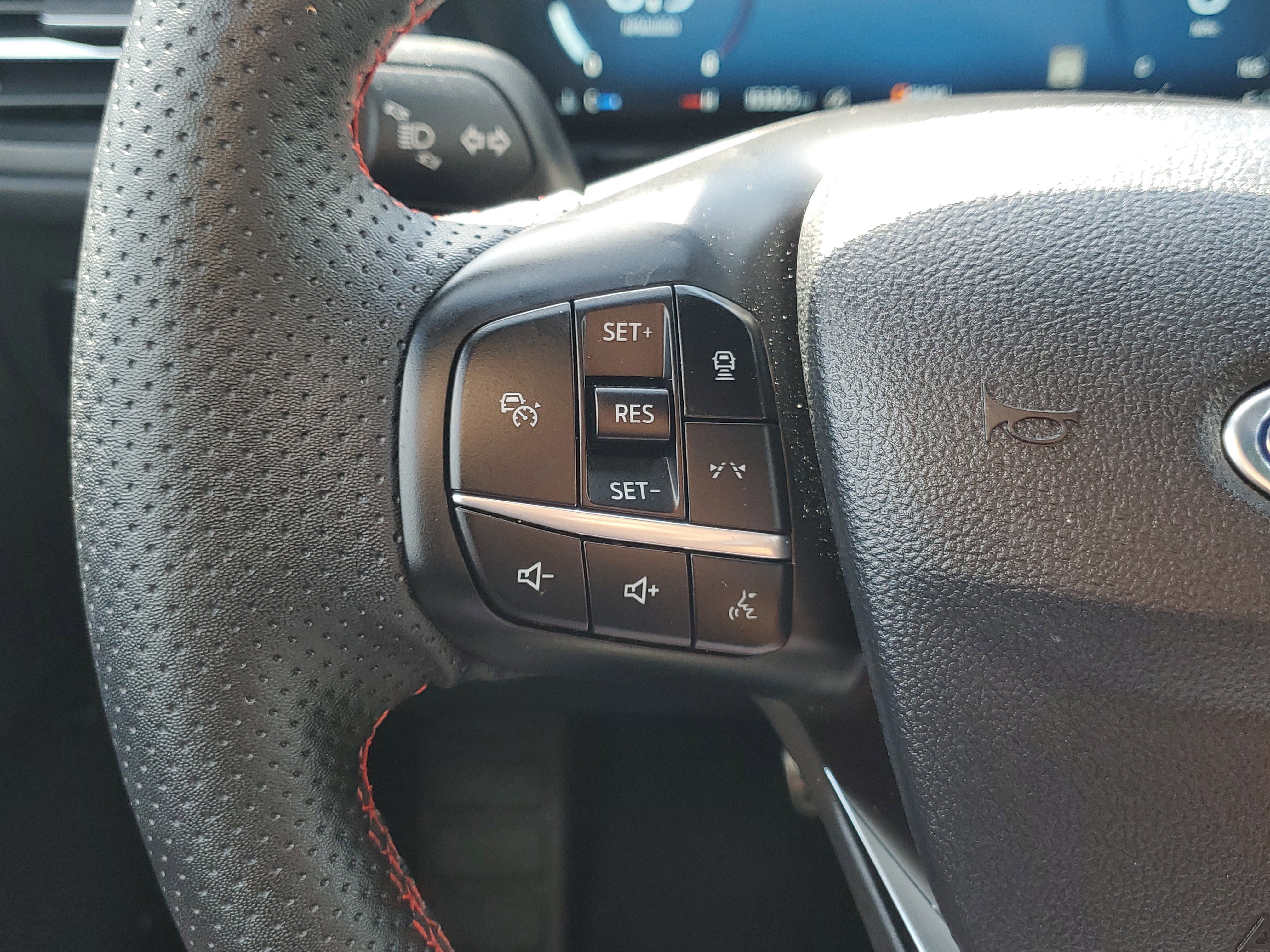 Certified 2023 Ford Escape ST-Line Elite w/ Premium Technology Package image 24