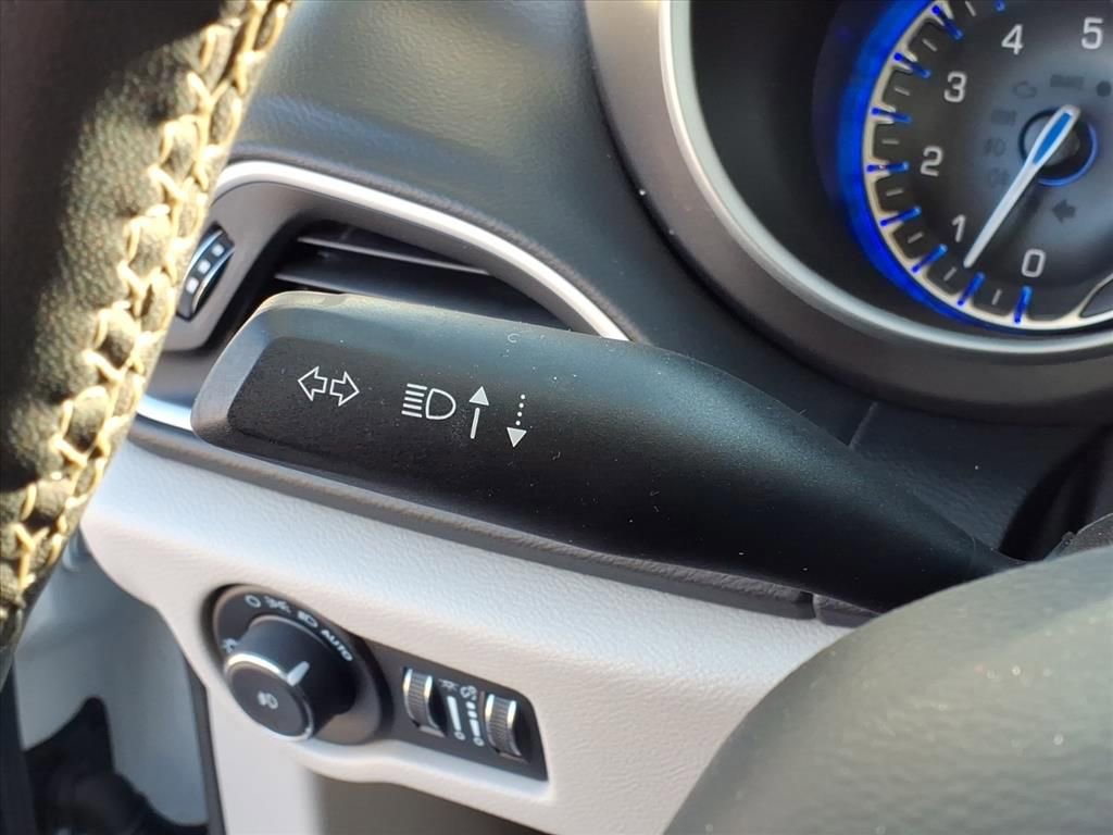 Used 2022 Chrysler Pacifica Touring-L image 17