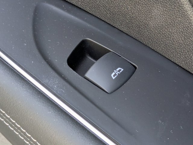 Used 2023 Buick Envision Essence w/ Technology Package I image 37