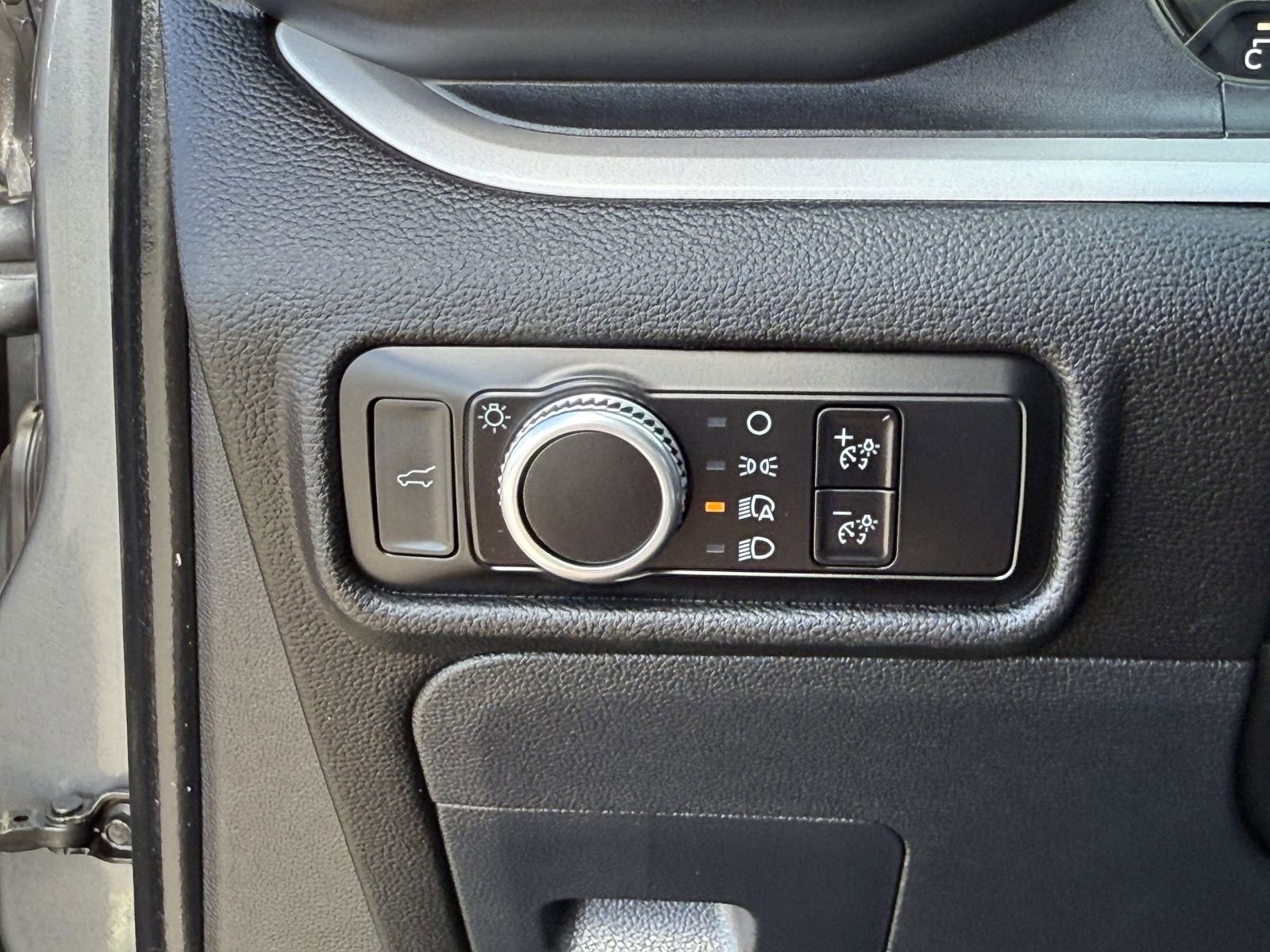 Certified 2023 Ford Explorer XLT RWD image 27