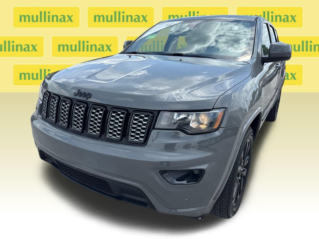 Used 2020 Jeep Grand Cherokee Altitude AWD/4WD image 10