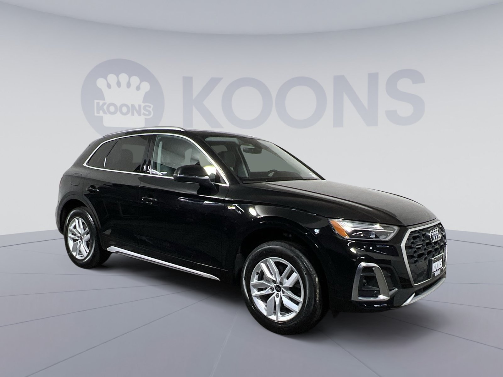 Used 2023 Audi Q5 2.0T Premium w/ Convenience Package AWD/4WD image 2