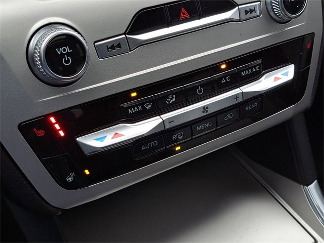 Certified 2022 Ford Explorer XLT w/ Equipment Group 202A image 17