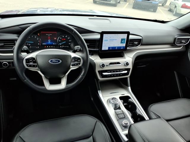 Certified 2023 Ford Explorer XLT w/ Equipment Group 202A AWD/4WD image 5