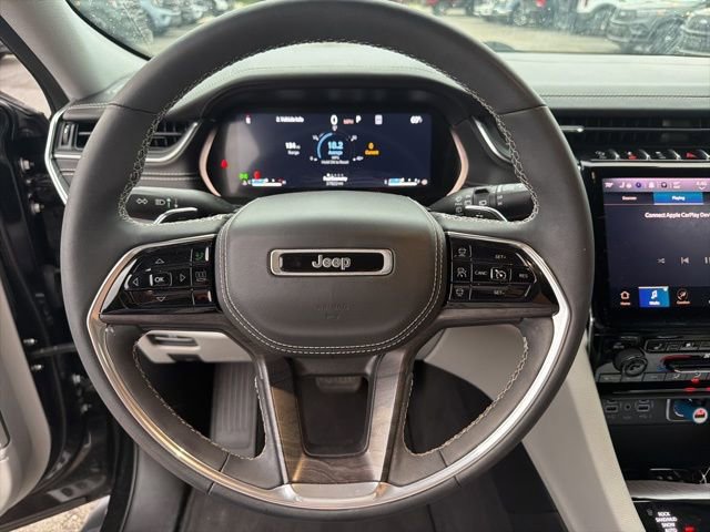 Used 2023 Jeep Grand Cherokee Overland image 6