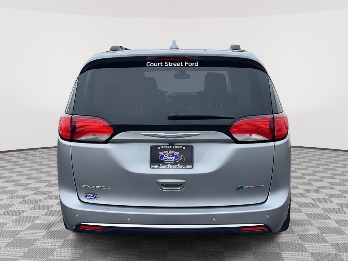 Used 2018 Chrysler Pacifica Touring-L image 4