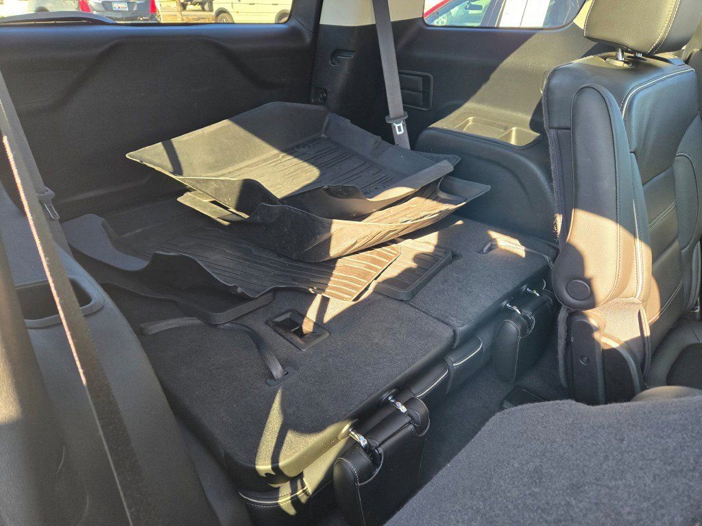 Used 2021 GMC Acadia Denali w/ Denali Ultimate Package image 14