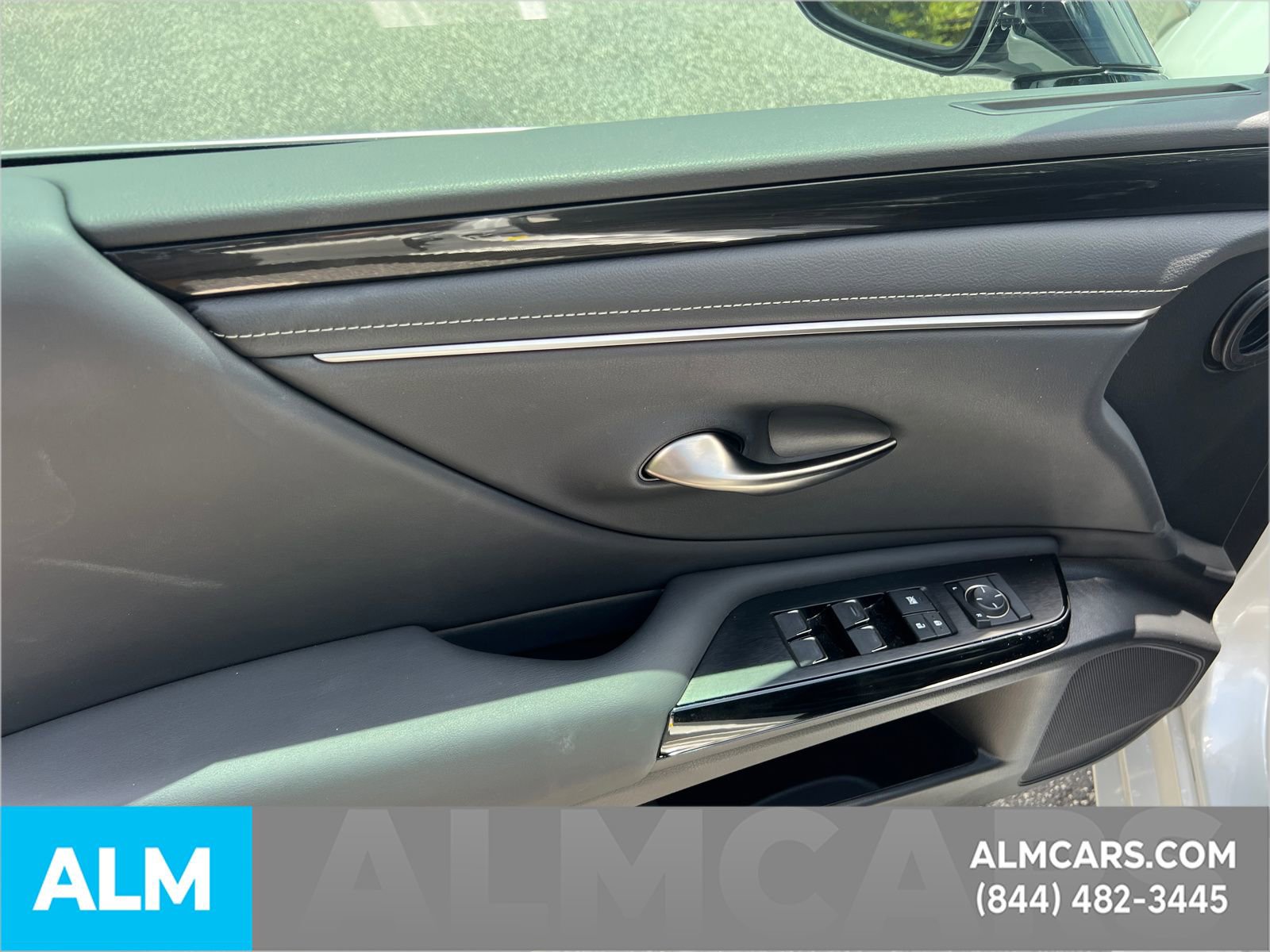 Used 2024 Lexus ES 350 w/ Accessory Package (Z1) FWD image 11