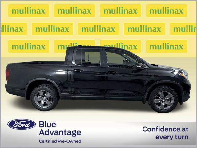Used 2025 Honda Ridgeline TrailSport image 2