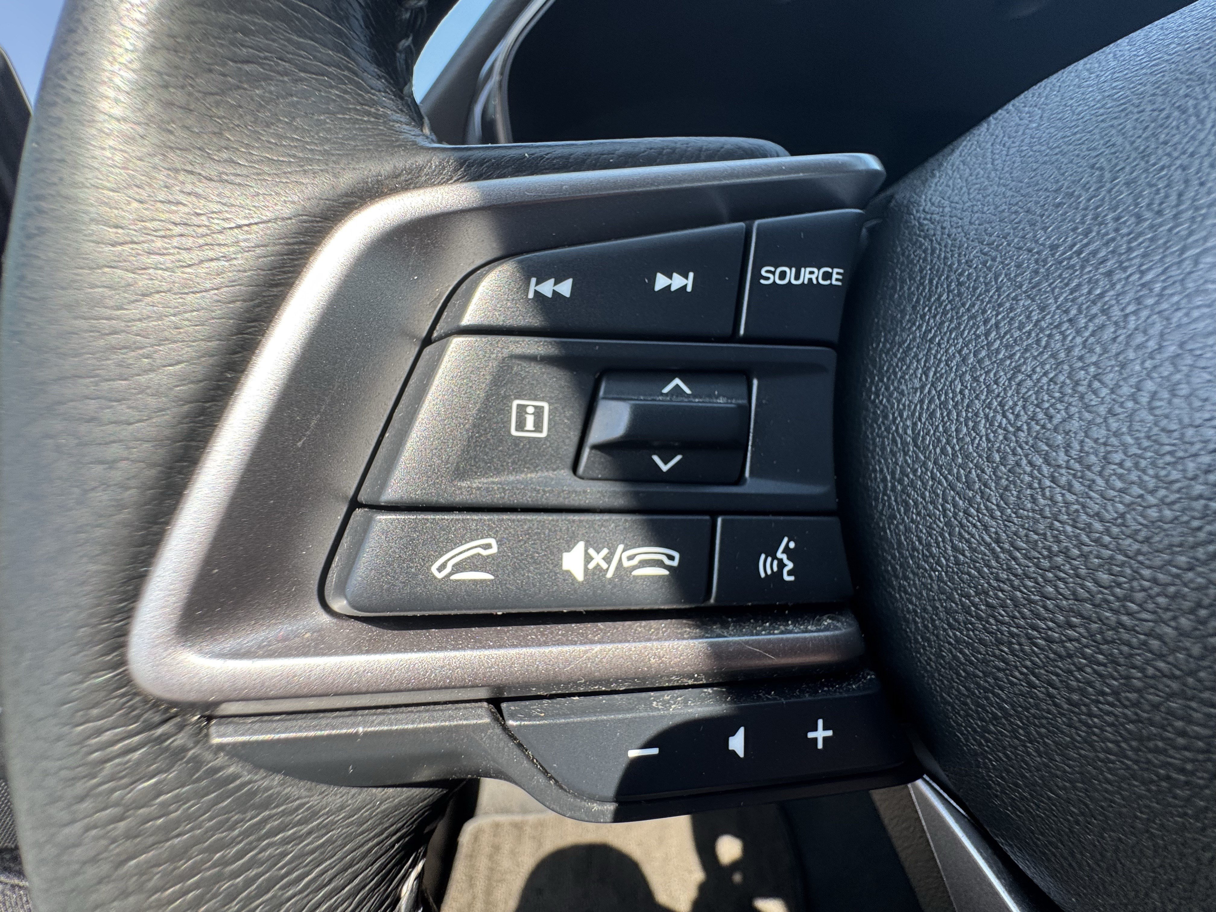 Used 2023 Subaru Outback Premium AWD/4WD image 31