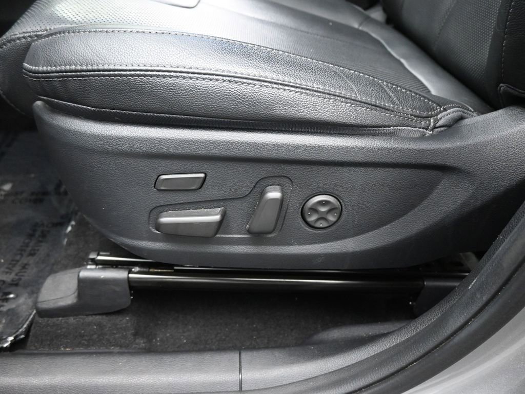 Used 2020 Hyundai Santa Fe Limited image 38