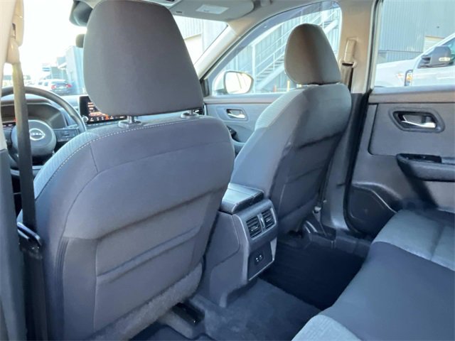 Used 2022 Nissan Rogue SV image 19