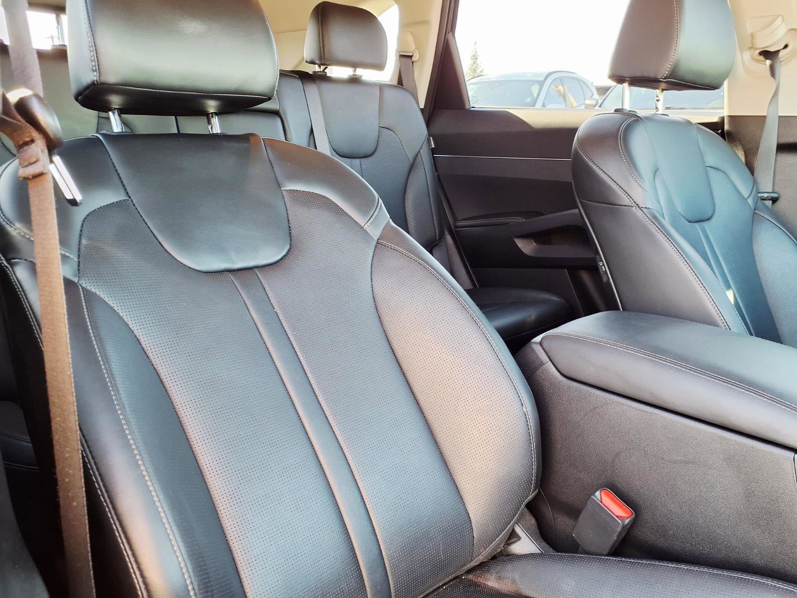 Used 2024 Kia Sorento S image 12