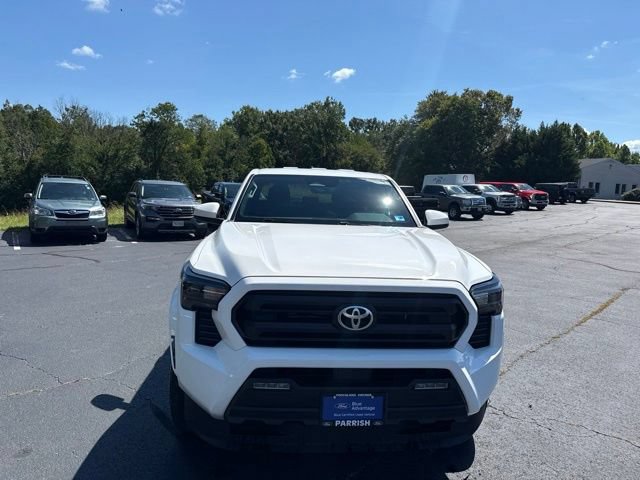 Used 2026 Toyota Tacoma SR5 AWD/4WD image 2