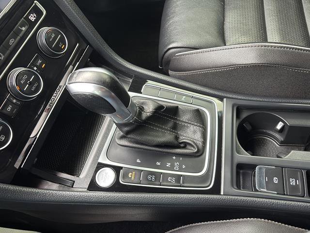 Used 2019 Volkswagen Golf R 4-Door image 24