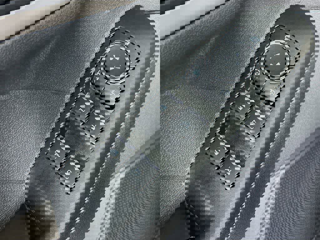 Certified 2022 Ford Escape SE w/ SE Sport Appearance Package image 29