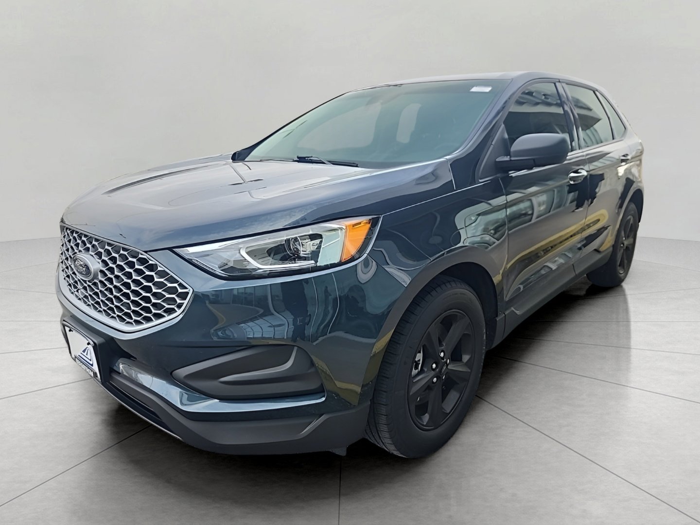 Certified 2023 Ford Edge SE image 3