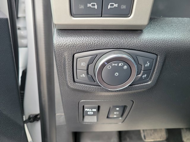 Certified 2019 Ford F150 Lariat w/ Equipment Group 502A Luxury AWD/4WD image 18