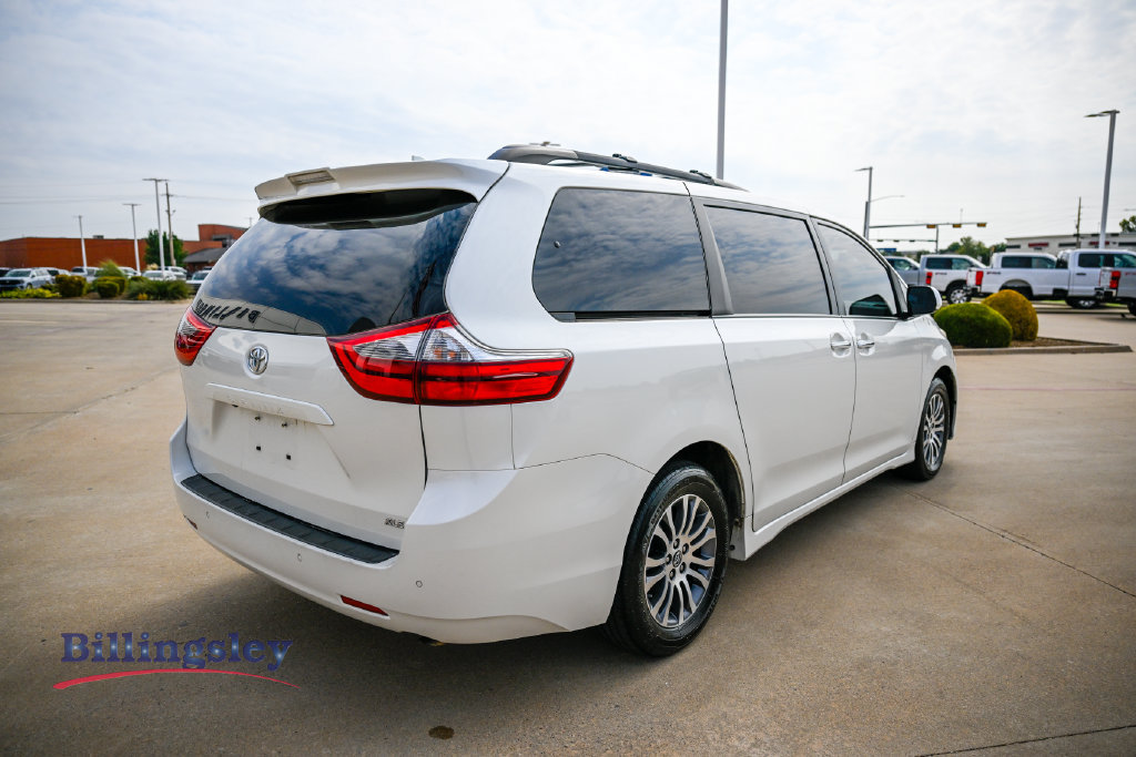 Used 2020 Toyota Sienna XLE Premium FWD image 7
